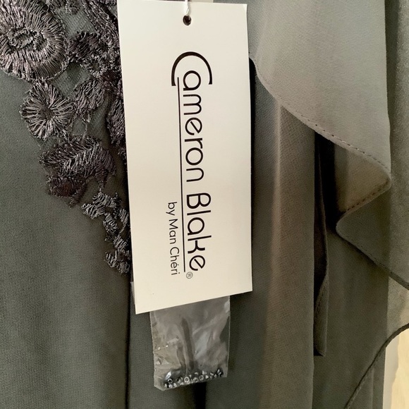 Cameron Blake by Mon Cheri Feminine and sensual - Picture 7 of 10